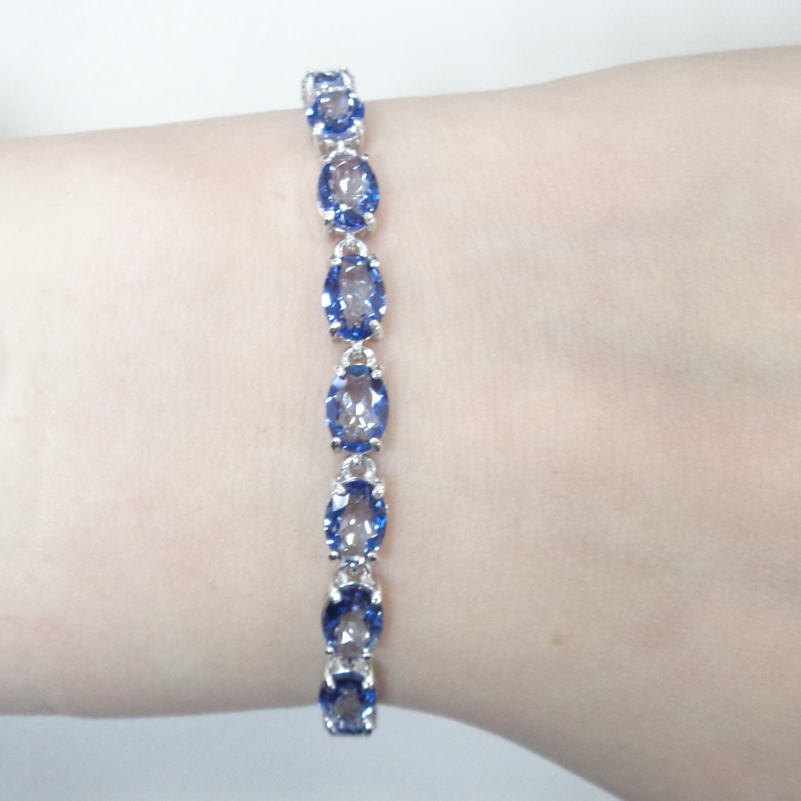 Серебряный браслет с синим горным хрусталем